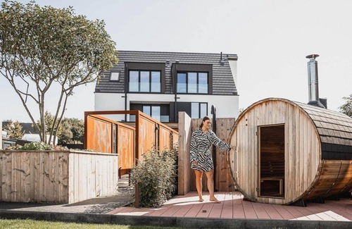 Jabbeke House | Luxury 16-person wellness villa with sauna, jacuzzi, jeu de boules court and outdoor kitchen