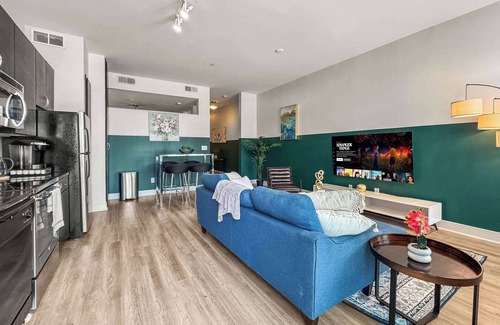Deep Ellum Apartment | Luxury 1BD | Deep Ellum | Free Parking | Pool+Gym