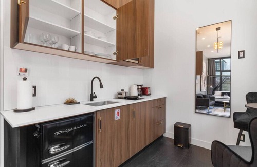 Old Montreal Apartment | Luxury 1Bd Loft-Old Montréal-C1