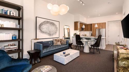 East Village Apartment | Luxury 1bedroom 1bath w Deck Gaslamp Quarter