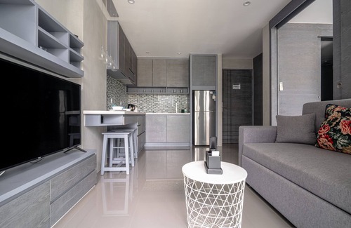Kamala Apartment | Luxury 1BR Apartment Kamala Beach Resort B414