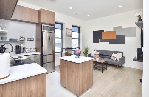 Central Business District Apartment | 🔰Luxury 1BR Apt Kng Bed Rooftop DwnTwn Newark 5🌟