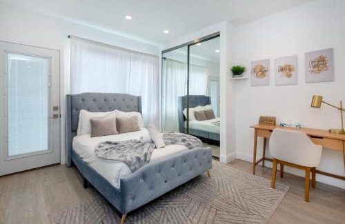 Pico - Robertson Apartment | Luxury 1BR Apt LA Experience