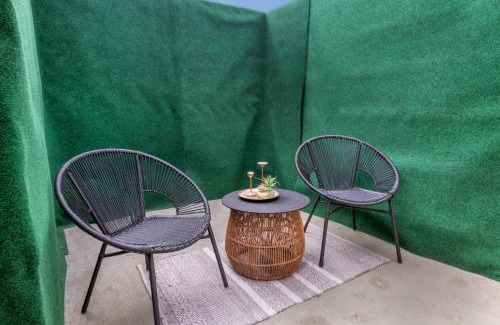 Pico - Robertson Apartment | Luxury 1BR Apt LA Experience