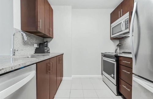 Hudson Exchange Apartment | Luxury 1BR | Heart of Jersey City | Upscale Amenities | by GLS