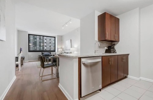 Hudson Exchange Apartment | Luxury 1BR | Heart of Jersey City | Upscale Amenities | by GLS
