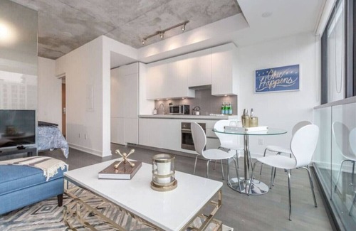 Downtown Toronto Apartment | Luxury 1BR in of King W