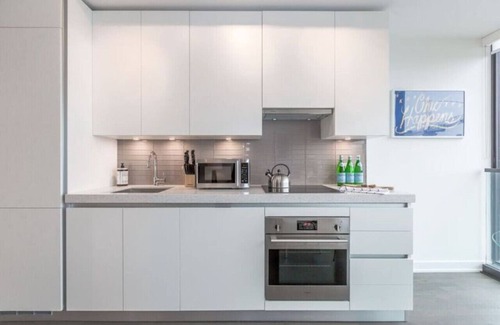 Downtown Toronto Apartment | Luxury 1BR in of King W