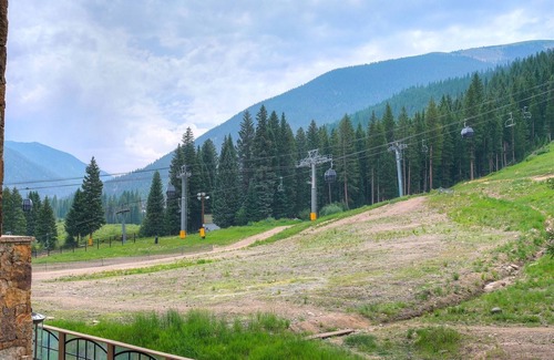 River Run Condo | Luxury 1BR Lone Eagle ski-in, ski-out condo w/- hot tub & heated pool!
