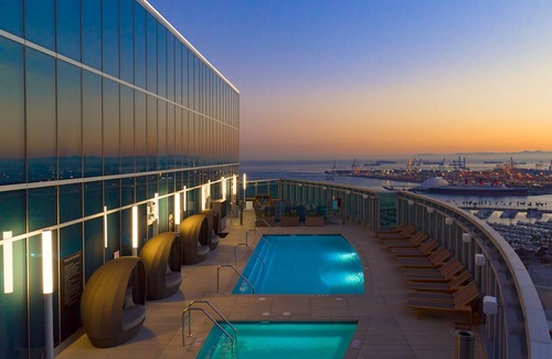 Alamitos Beach Apartment | Luxury 1BR Oceanic Getaway: Includes Parking