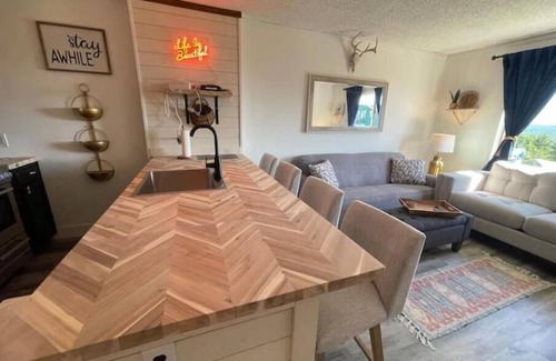 Snowshoe Apartment | Luxury 1BR, ski in/out at Snowshoe!