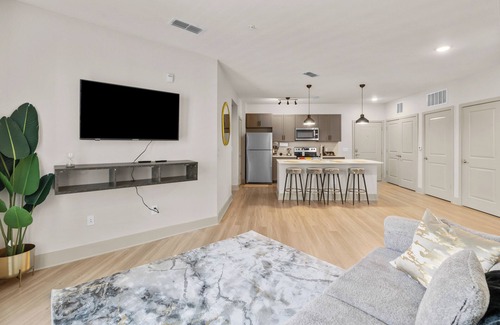 East Ybor Apartment | Luxury 1BR with Pool & Fire Pit