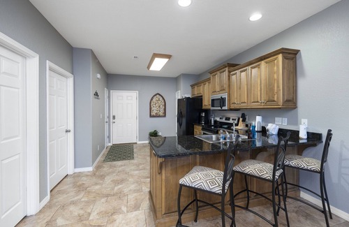 Indian Point Condo | Luxury 2 bdrm Condo On The Lake #229042