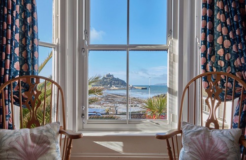 Marazion Apartment | Luxury 2 bed apartment - iconic view of the Mount