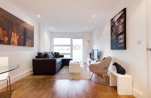 Finsbury Park Apartment | Luxury 2-Bed Flat parking and close to the tube