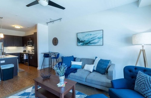 Grandview Heights House | Luxury 2-Bed in Grandview