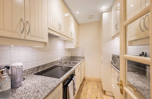 Knightsbridge Apartment | Luxury 2-Bed Knightsbridge Apartment - Next to Hyde Park