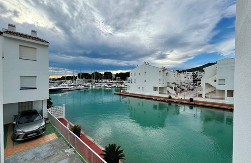 Alcossebre Apartment | Luxury 2-Bed Marina Apartment in Alcossebre overlooking the Mediterranean!