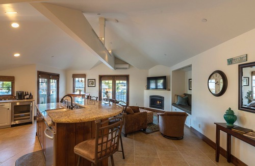 Avila Beach Condo | Luxury 2 Bedroom/2 Bath Condo - Steps To Beach & Town