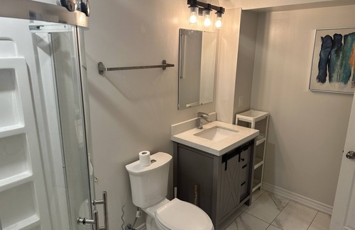Brampton Apartment | Luxury 2 bedroom 2 bath BSMT apartment