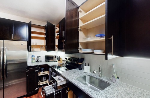 Malden Apartment | Luxury 2 bedroom - 2 bath w/garage parking & near train to Boston