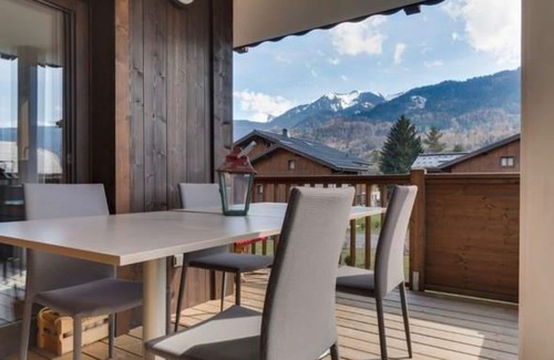 Samoens Apartment | Luxury 2-bedroom Apartment & Residents’ Pool, Samoëns, Grand Massif