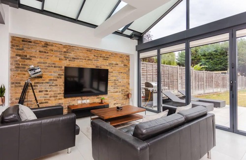 Streatham Hill Apartment | Luxury 2 Bedroom Apartment with gym