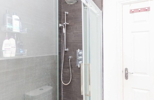 Streatham Hill Apartment | Luxury 2 Bedroom Apartment with gym