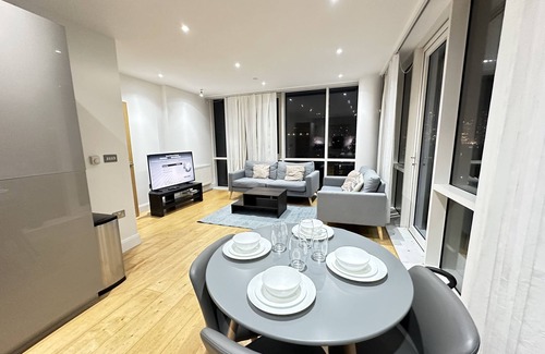 Bromley South Apartment | Luxury 2 Bedroom Apartment in Bow Near Central London