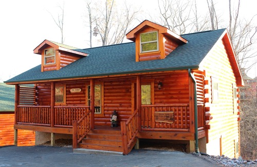 Sevierville Cabin | Luxury, 2 bedroom cabin. Take our virtual tour! Private but close to all!