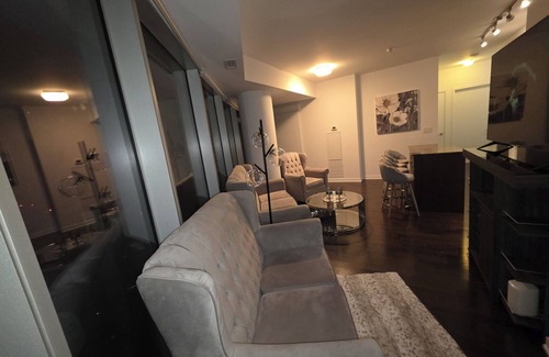 Toronto Entertainment District Condo | Luxury 2-Bedroom Condo with Stunning Lake Views – Prime Downtown Location!
