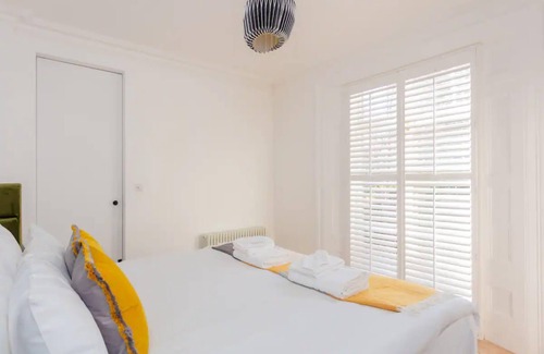 Haggerston Apartment | Luxury 2 Bedroom Garden Flat - Hackney