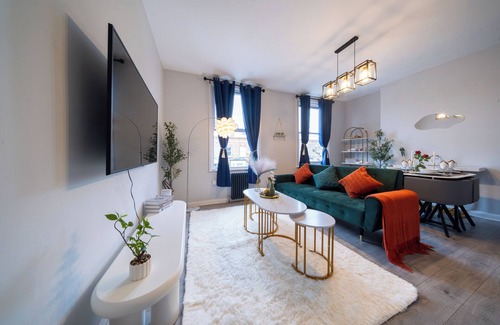 Harrow Road Apartment | Luxury 2-Bedroom Home - Minutes to Central London