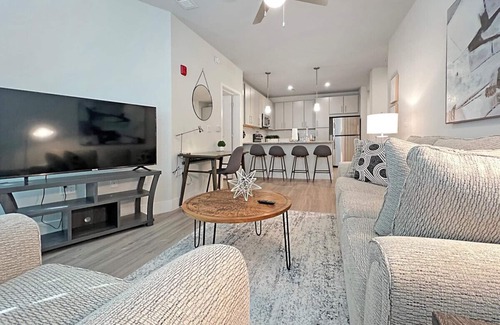 Temple Terrace Apartment | Luxury 2 BR Near Moffitt and USF, Pool Views!