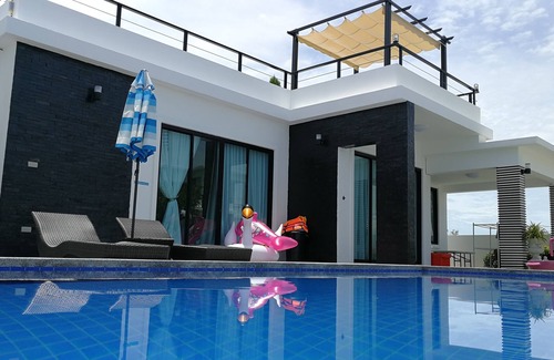 Hua Hin House | Luxury 2 BR villa with ensuite bathroom