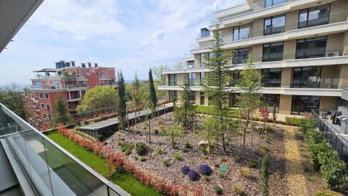 Saints Constantine and Helena Apartment | Luxury 2 Room Flat Free Parking, Pool and WiFi
