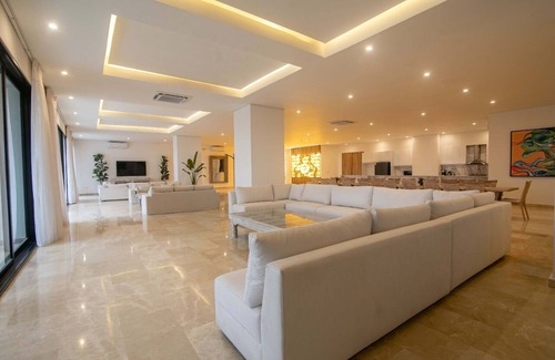 Cartagena Walled City Villa | Luxury 21-Bedroom Penthouse in the Heart of Cartagena’s Historic Old City