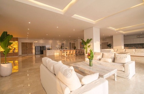 Cartagena Walled City Villa | Luxury 21-Bedroom Penthouse in the Heart of Cartagena’s Historic Old City