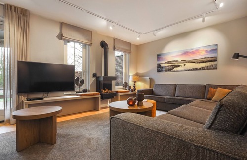 Nooitgedacht House | Luxury 24-person farmhouse in the holiday park Hof van Saksen