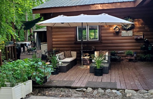 Dawsonville House | Luxury 2600ft house/cabin on the lake with 2 kayaks.
