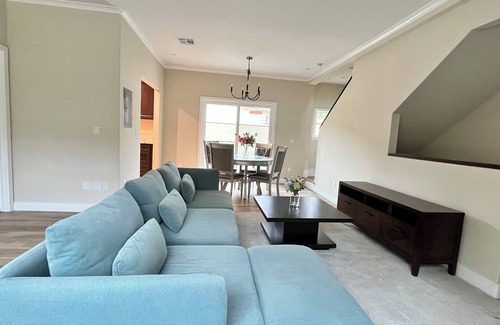 Pasadena House | Luxury 2B/2.5B in the Heart of Pasadena!