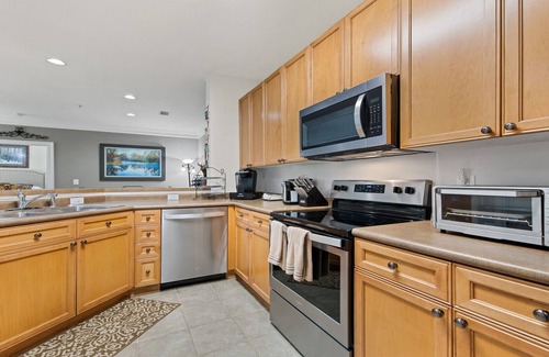 Maggie Valley Condo | Luxury 2B/2BA Condo Perched Overlooking the 9th Hole Fairway