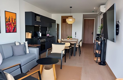 El Cabrero Apartment | Luxury 2B, stunning View 4 Blocks from walled City