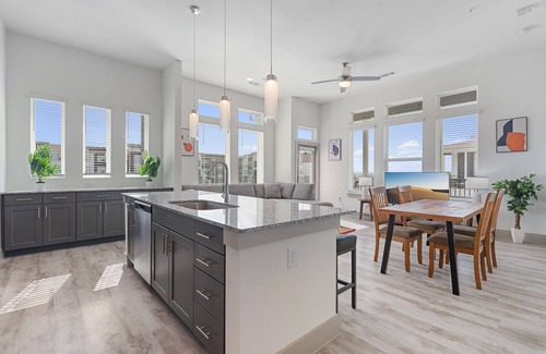 Stony Ridge North Apartment | Luxury 2BD/2BA Next to Airport 9193