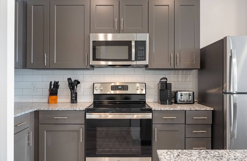 Stony Ridge North Apartment | Luxury 2BD/2BA Next to Airport 1394