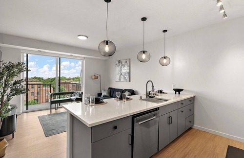 Downtown Minneapolis Condo | Luxury 2Bd Condo DT Minneapolis, Minutes From Convention Center & US Bank Arena