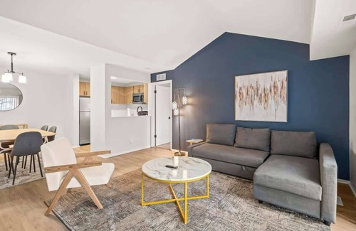 Bryant Pattengill West Apartment | Luxury 2BD | DT Ann Arbor | 3 Beds | Free Parking