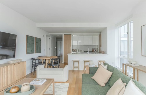 Hell's Kitchen Apartment | Luxury 2bed 2 bath apt on the clouds near Hudson Yards and Time Square