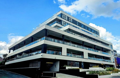 Leeds Apartment | Luxury 2BR/2BA in Leeds Centre w/Terrace & View