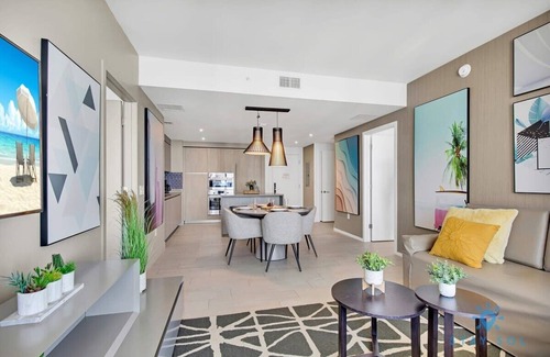 Hollywood South Central Beach Apartment | Luxury 2BR Apt With Ocean View, Pool & Amenities